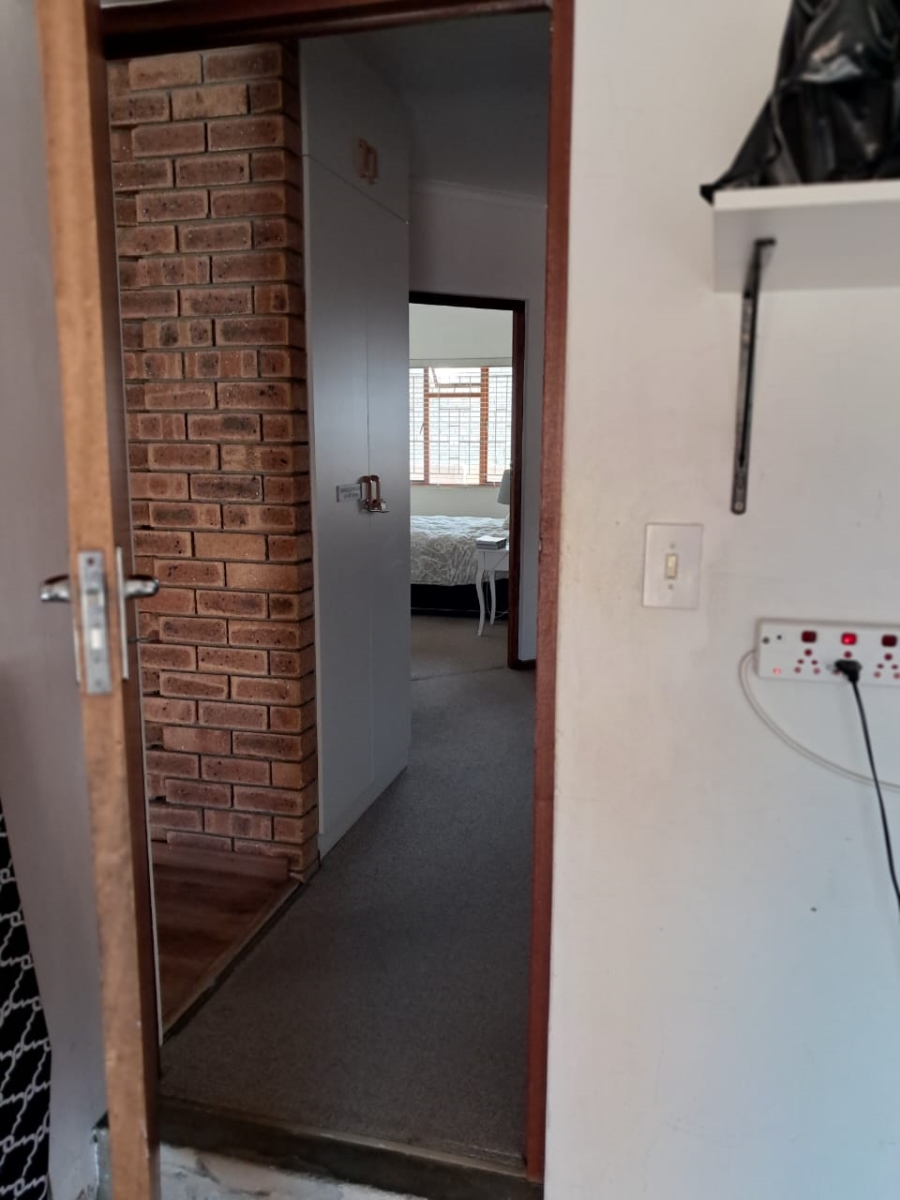 2 Bedroom Property for Sale in Bayview Western Cape